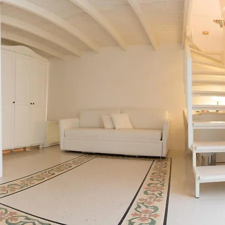 Bed and Breakfast Dimora Dell'osanna 4*