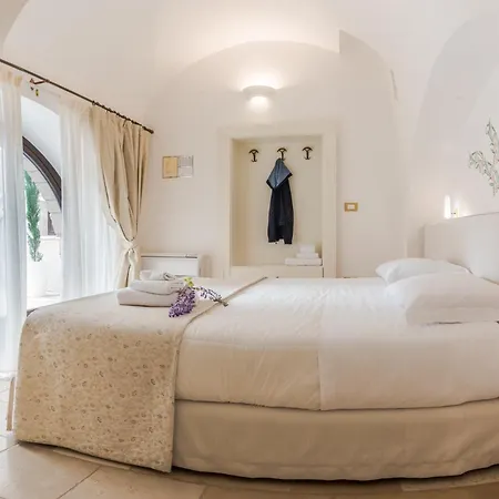 Dimora Dell'osanna Bed and Breakfast 4*