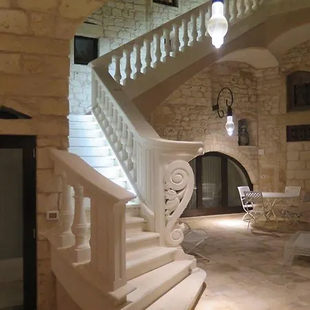 Dimora Dell'osanna Bed and Breakfast 4*