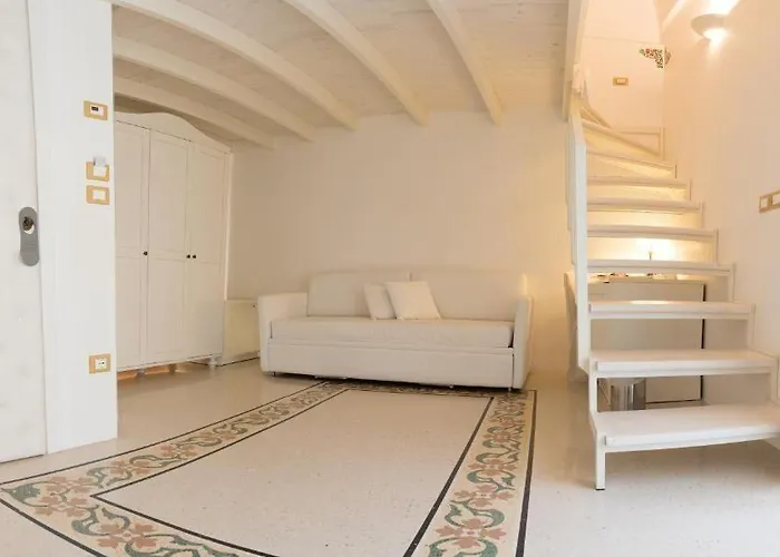 Alojamento de Acomodação e Pequeno-almoço Dimora Dell'osanna 4*