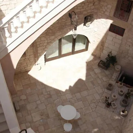 Dimora Dell'osanna Bed and Breakfast 4*